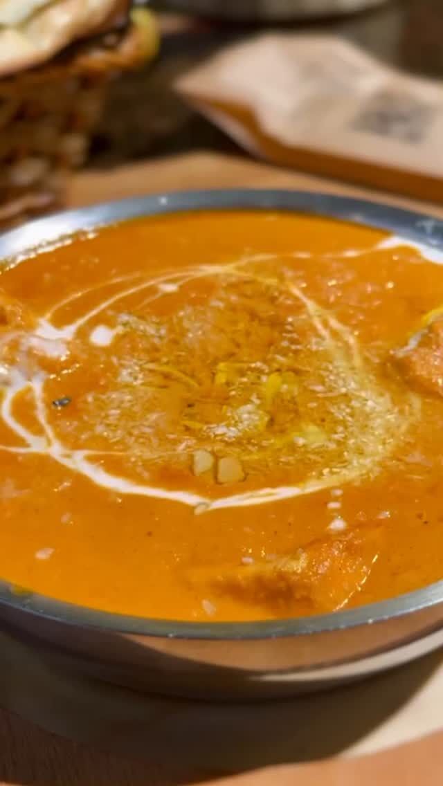 Chicken Makhani’s spicy, buttery, and makes any dinner feel like a treat!🍗🔥

#AsiaLounge #chickenmakhani #chickentikkamasala #chickenhandi #chickencurry #chickenkarahi #Makhani #makhanichicken #chickenbiryani #karahi #specialchicken #specialcurry #indianhandi #pakistanikarahi #indianchicken #pakistanichicken #desifoods #bangladeshicuisine #hintmutfağı #fatih #Istanbul #hindistan #Bangladesh #indiancuisine #turkey